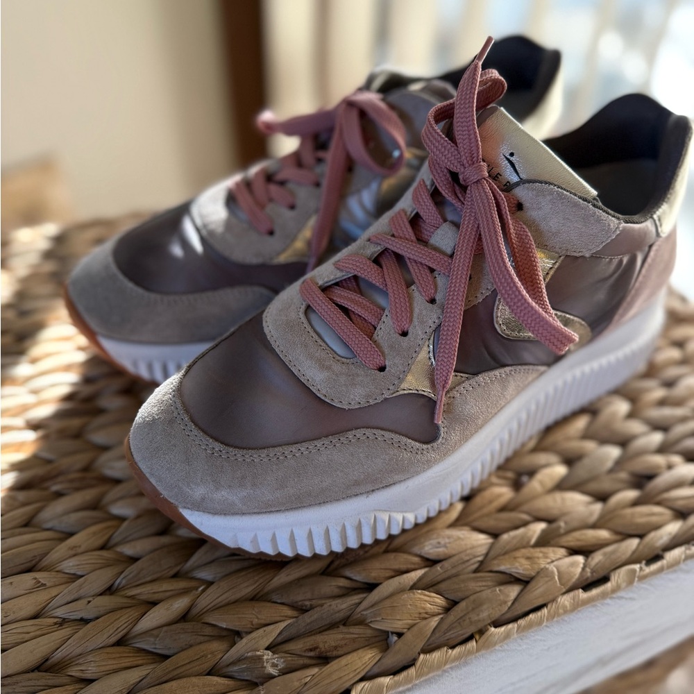 Voile Blanche Lana Suede Trainers—Women's Sneakers in Pink and Gold - Picture 2 of 6